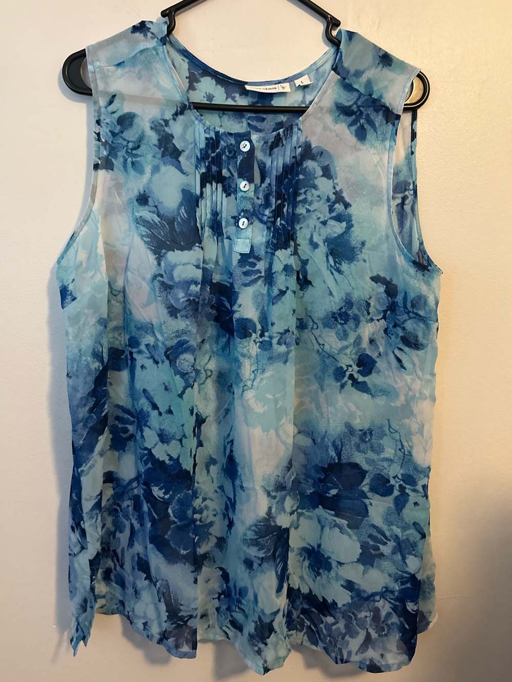 Susan Graver L Blue Watercolor Floral Sleeveless Button Front Blouse